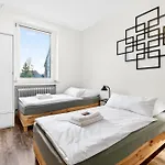 Grosszuegiges Industrie Design Fuer Bis Zu 6 Personen, Naehe Messe Und Dus, Verkehrsguenstig - Familien, Gruppen Und Firmen Lägenhet Krefeld