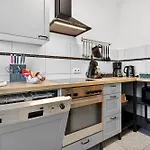 Grosszuegiges Industrie Design Fuer Bis Zu 6 Personen, Naehe Messe Und Dus, Verkehrsguenstig - Familien, Gruppen Und Firmen Krefeld