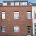 Grosszuegiges Industrie Design Fuer Bis Zu 6 Personen, Naehe Messe Und Dus, Verkehrsguenstig - Familien, Gruppen Und Firmen * Krefeld