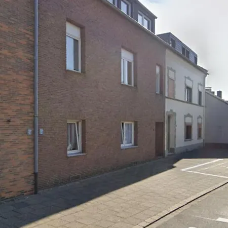 No3 By 21 Apartment *