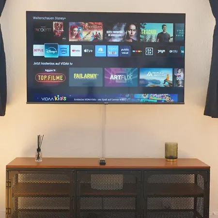 Grosszuegiges Industrie Design Fuer Bis Zu 6 Personen, Naehe Messe Und Dus, Verkehrsguenstig - Familien, Gruppen Und Firmen Appartement