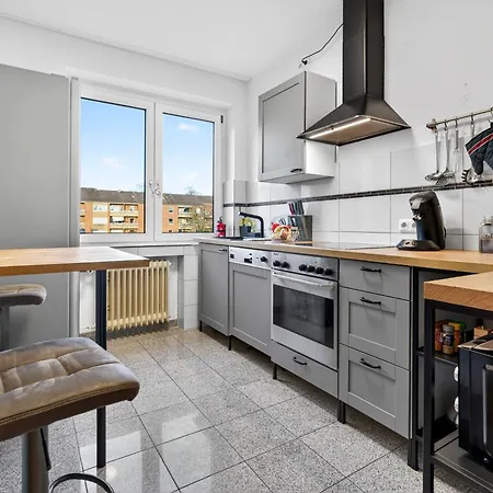 Grosszuegiges Industrie Design Fuer Bis Zu 6 Personen, Naehe Messe Und Dus, Verkehrsguenstig - Familien, Gruppen Und Firmen Daire Krefeld