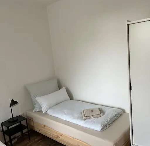 Appartement Grosszuegiges Industrie Design Fuer Bis Zu 6 Personen, Naehe Messe Und Dus, Verkehrsguenstig - Familien, Gruppen Und Firmen Krefeld