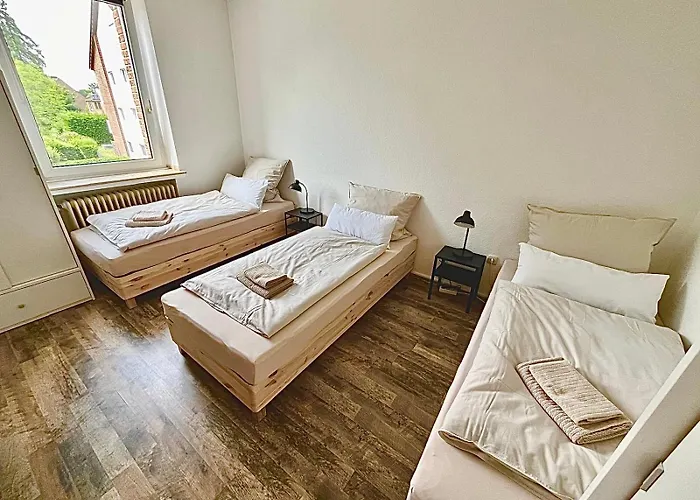 Grosszuegiges Industrie Design Fuer Bis Zu 6 Personen, Naehe Messe Und Dus, Verkehrsguenstig - Familien, Gruppen Und Firmen Appartement Krefeld