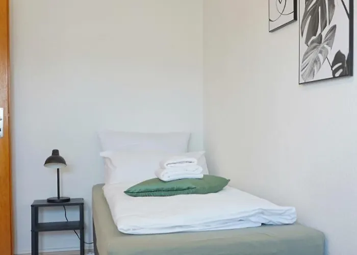 Appartement Grosszuegiges Industrie Design Fuer Bis Zu 6 Personen, Naehe Messe Und Dus, Verkehrsguenstig - Familien, Gruppen Und Firmen *