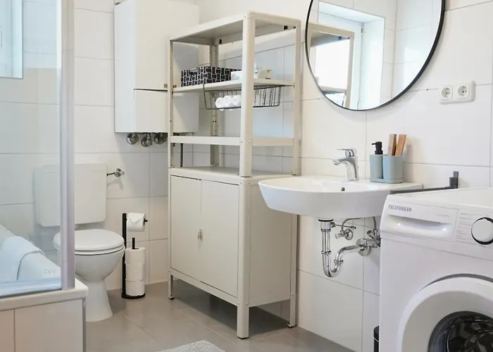 Grosszuegiges Industrie Design Fuer Bis Zu 6 Personen, Naehe Messe Und Dus, Verkehrsguenstig - Familien, Gruppen Und Firmen Krefeld