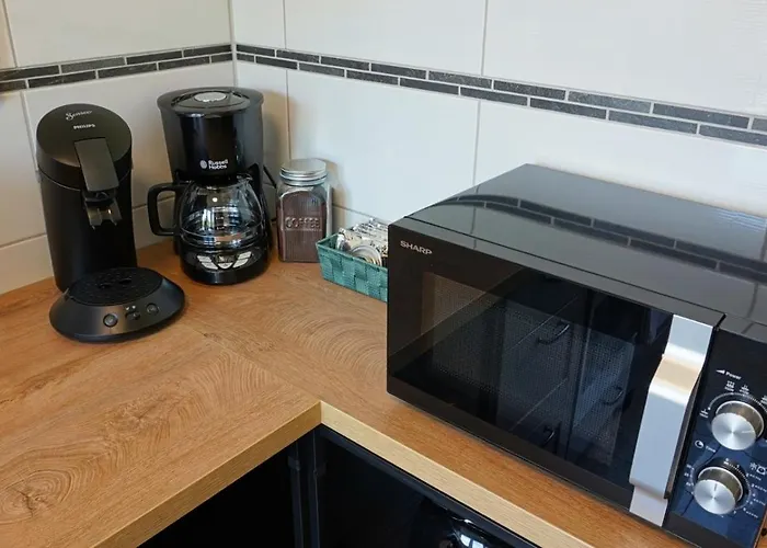 Grosszuegiges Industrie Design Fuer Bis Zu 6 Personen, Naehe Messe Und Dus, Verkehrsguenstig - Familien, Gruppen Und Firmen *