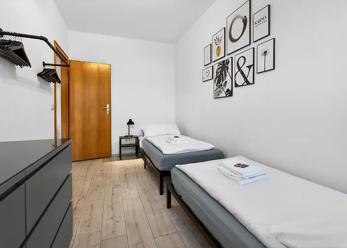 Lejlighed Grosszuegiges Industrie Design Fuer Bis Zu 6 Personen, Naehe Messe Und Dus, Verkehrsguenstig - Familien, Gruppen Und Firmen